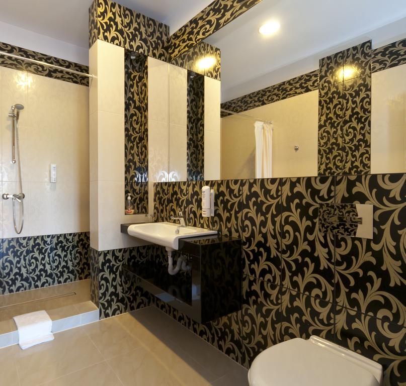 Hotel Oriza Gdów Kültér fotó