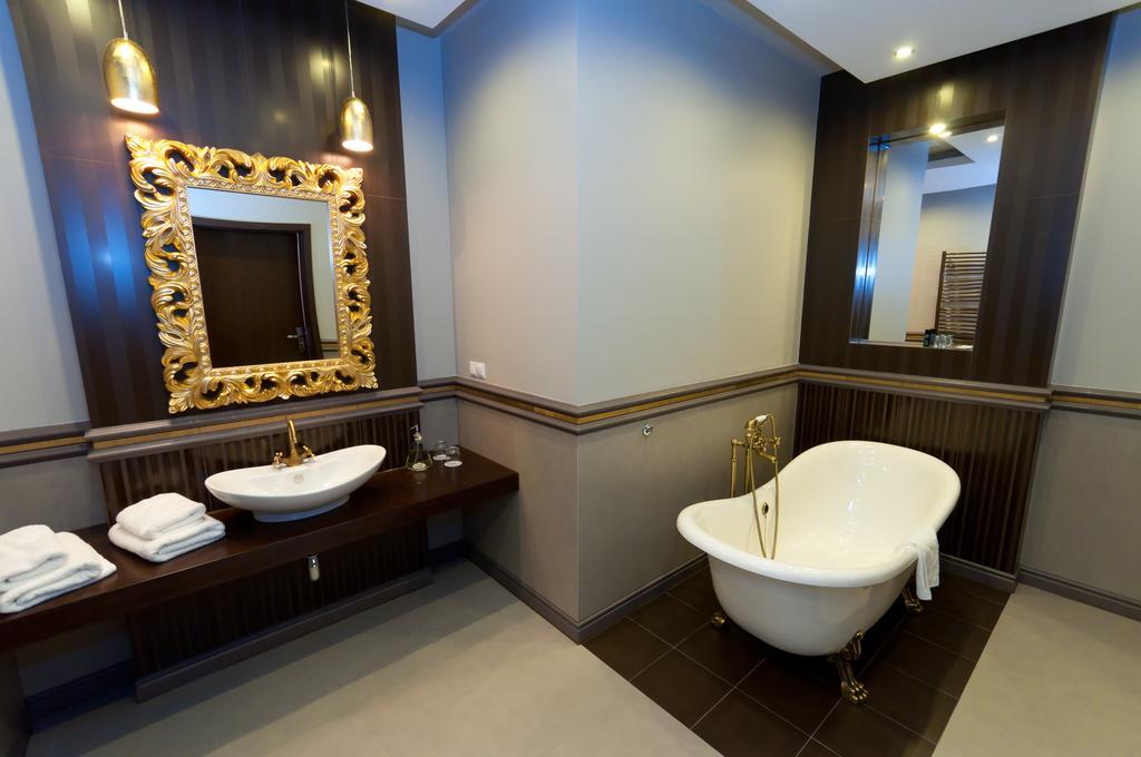 Hotel Oriza Gdów Kültér fotó