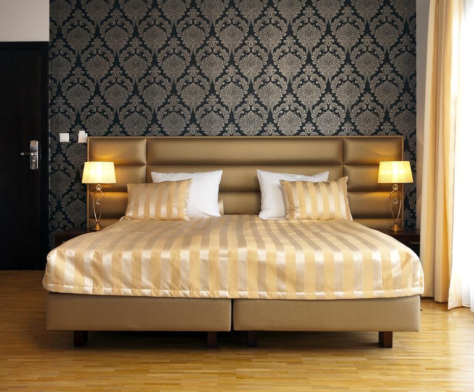 Hotel Oriza Gdów Kültér fotó