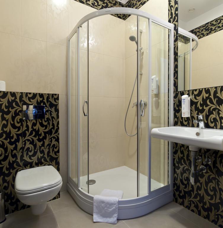 Hotel Oriza Gdów Kültér fotó