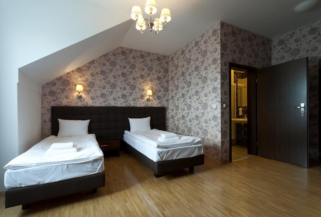 Hotel Oriza Gdów Kültér fotó
