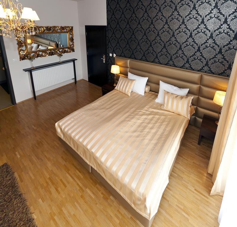 Hotel Oriza Gdów Kültér fotó
