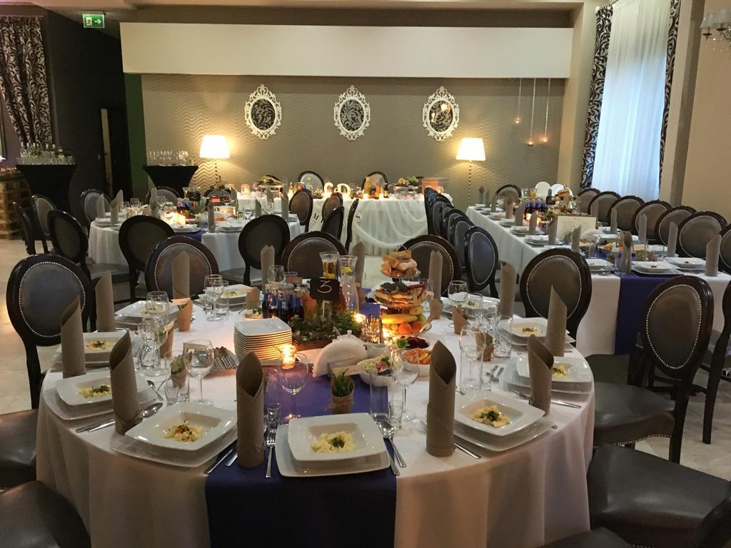 Hotel Oriza Gdów Kültér fotó