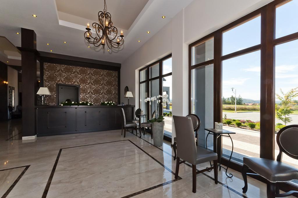 Hotel Oriza Gdów Kültér fotó