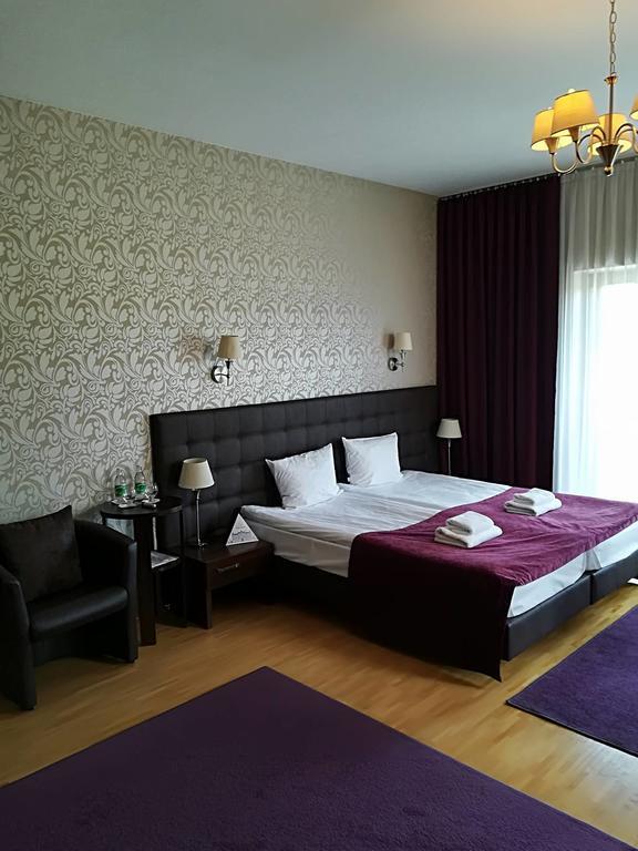Hotel Oriza Gdów Kültér fotó