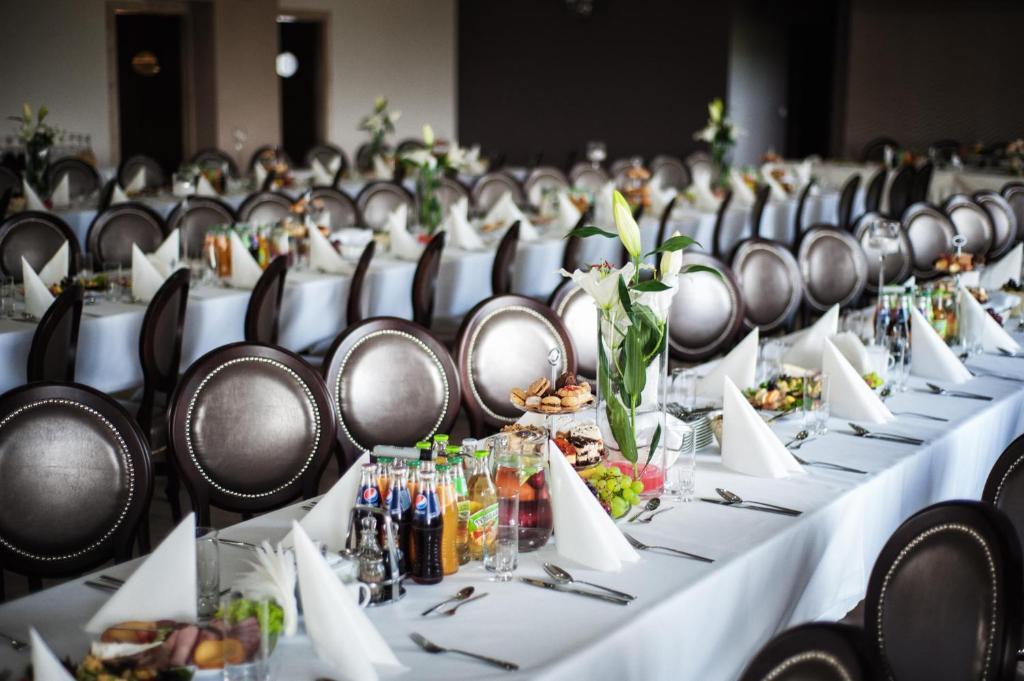 Hotel Oriza Gdów Kültér fotó