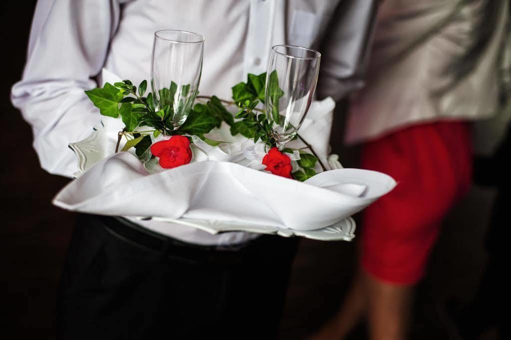 Hotel Oriza Gdów Kültér fotó