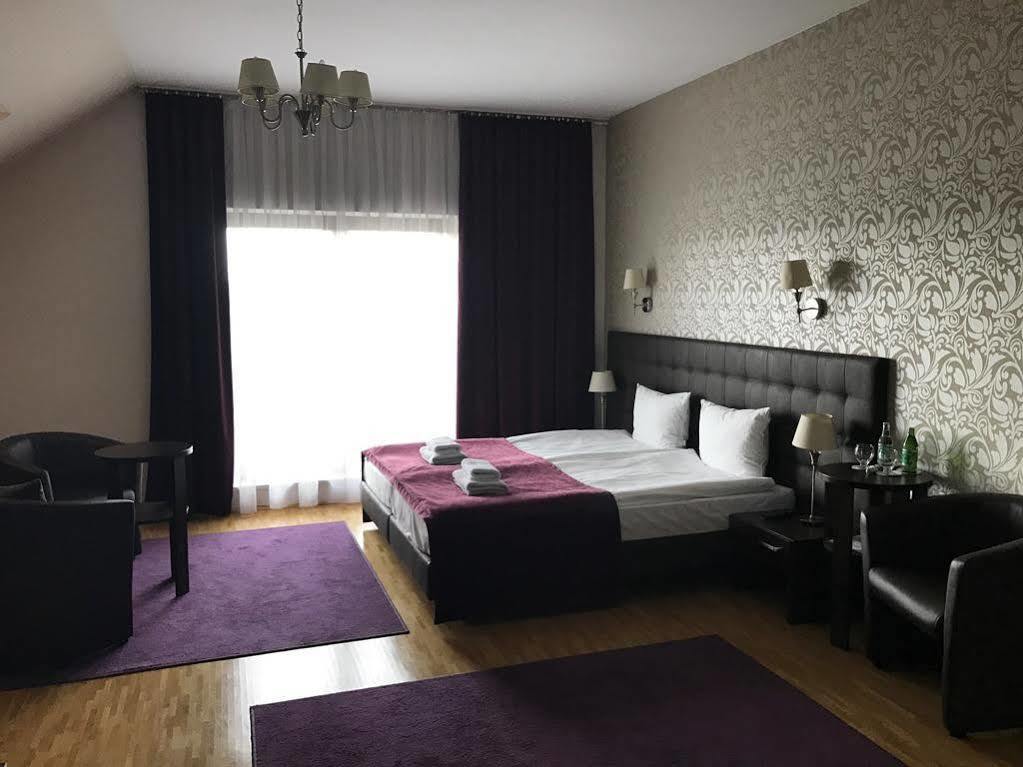 Hotel Oriza Gdów Kültér fotó
