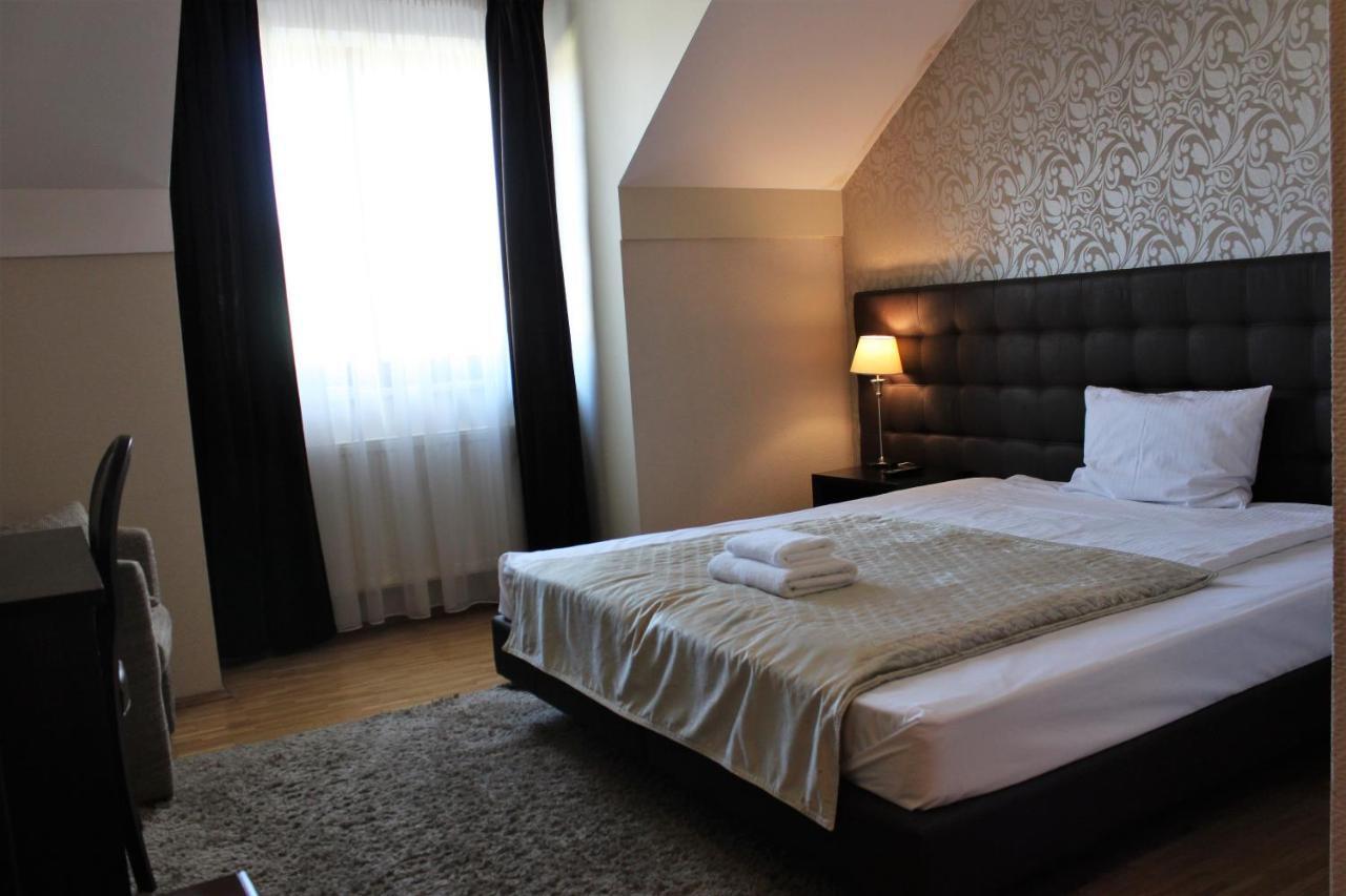 Hotel Oriza Gdów Kültér fotó